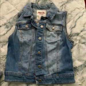 AWESOME DISTRESSED DENIM JEAN VEST